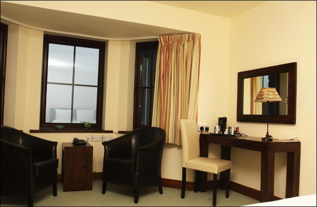 All The Twos Lodge Clifden Room photo